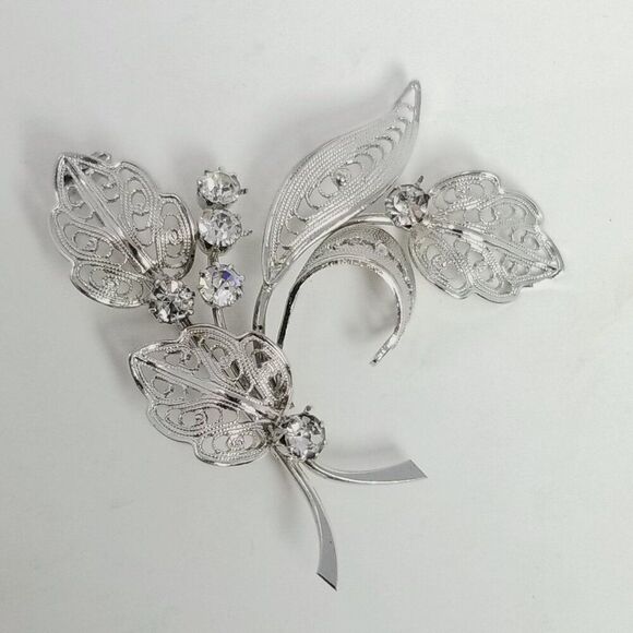 Vintage Rhinestone Silver Tone Filigree Leaf Shape Brooch, Prong Set Lapel Pin - Picture 2 of 6